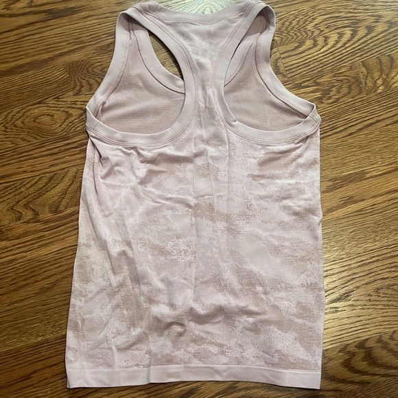 Athleta Momentum Seamless Racer Back Tank Top - size XS - Camo Pink Purple - Picture 3 of 3